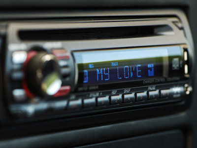 install-car-electronics-2