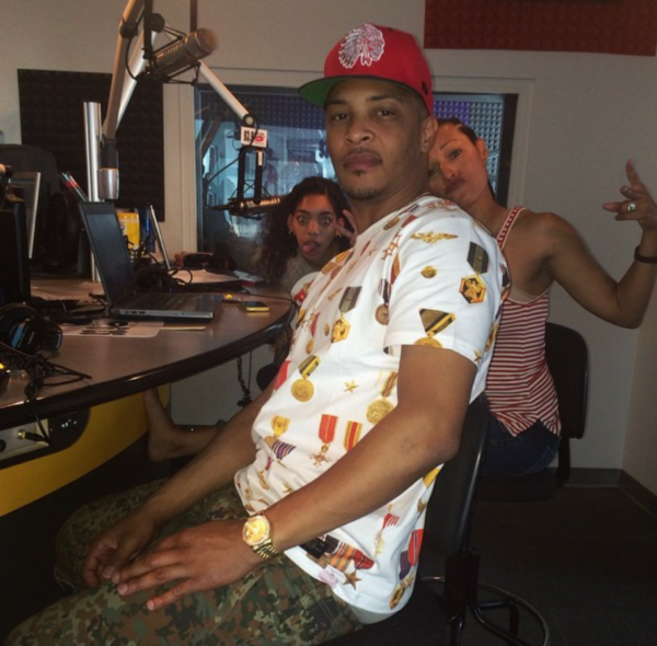 ><figcaption>T.I. photobomb courtesy of Britt and Alfredas</figcaption></figure>
</p>
<figure class=