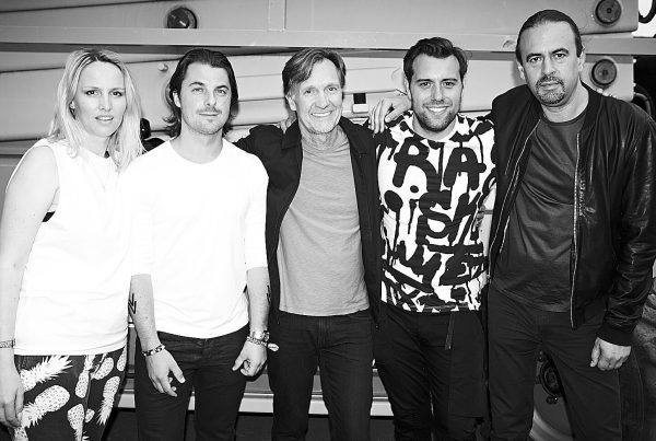 UMP_AXWELL INGROSSO SIGNING