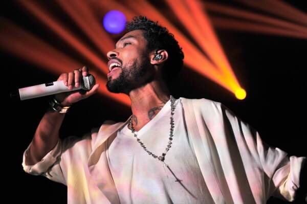 ><figcaption>LOS ANGELES, CA – JUNE 26: Recording artist Miguel performs onstage during the Miguel “Centric Live” taping during the 2015 BET Experience at Club Nokia on June 26, 2015 in Los Angeles, California. (Photo by Jerod Harris/BET/Getty Images for BET)</figcaption></figure>
<figure class=