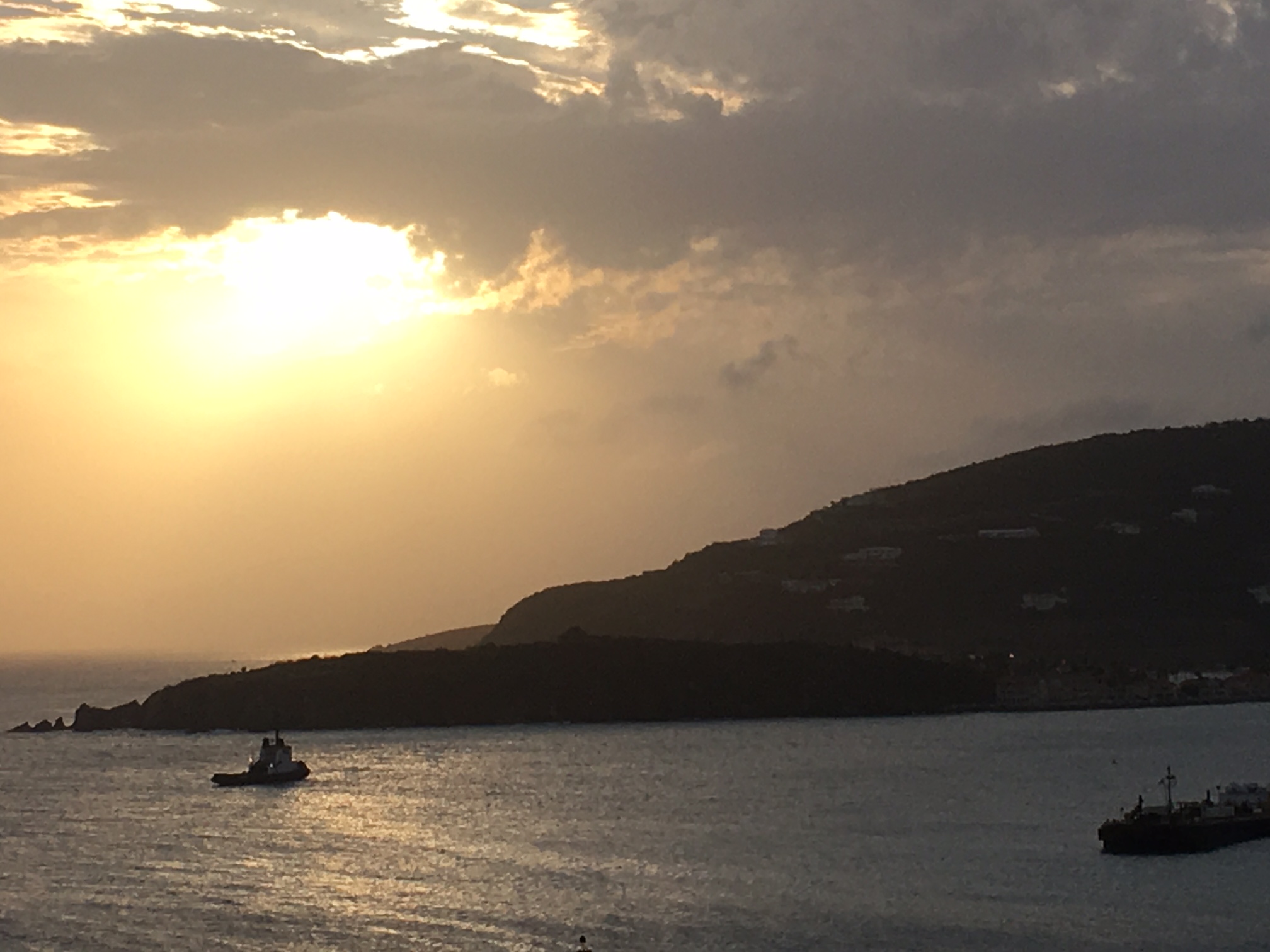 ><figcaption>Just a pic I took of the sunset in the islands</figcaption></figure>
<figure class=