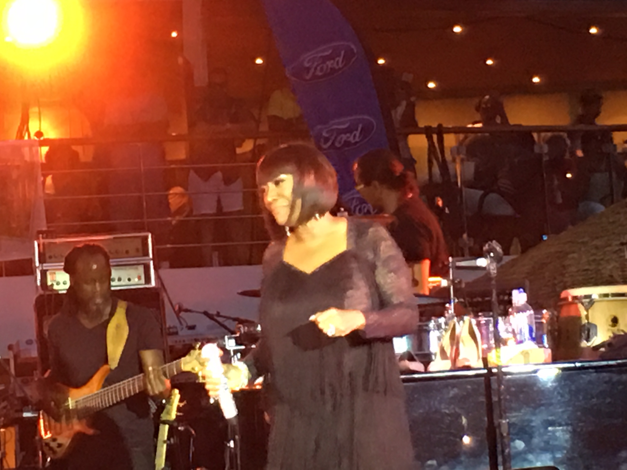 ><figcaption>Patti LaBelle looked great but lacked energy</figcaption></figure>
<figure class=