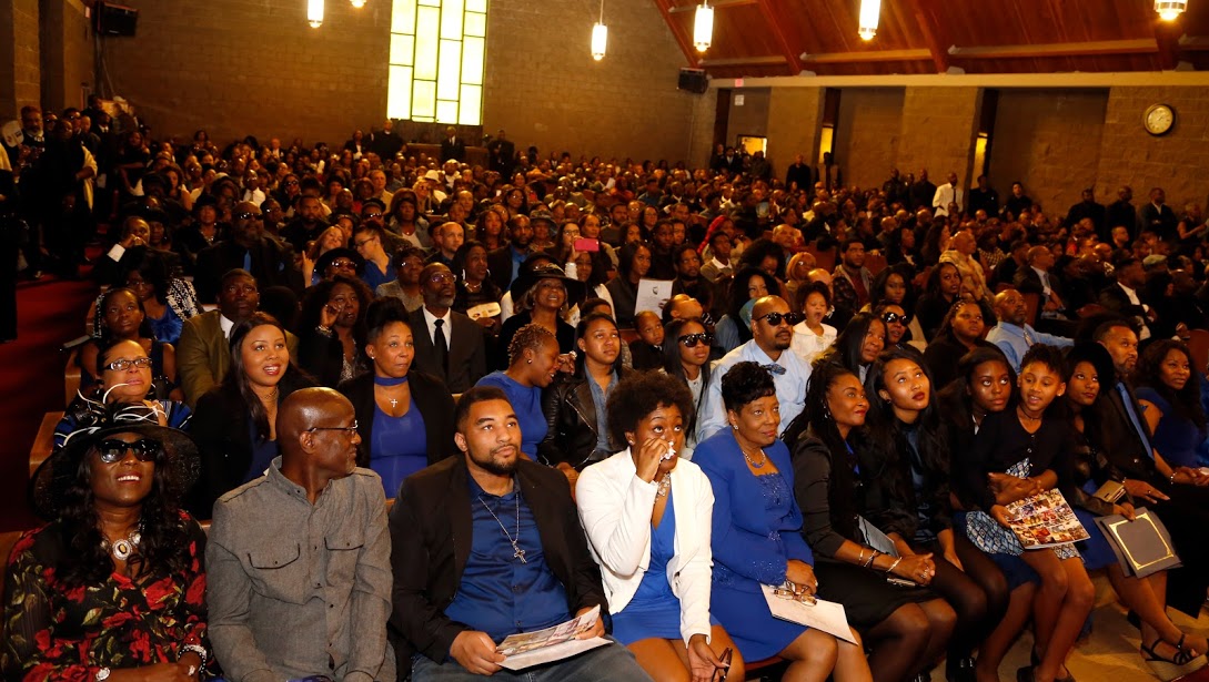 ><figcaption>LONG BEACH, CA – JANUARY 03: General church view of Ricky’s family and friends seen at Richard “Ricky” George Harris II Celebration of Life at New Hope Baptist Church on Tuesday, January 3rd, 2017 in Long Beach, CA. (Photo by @ATurnerArchives)</figcaption></figure>
<figure class=