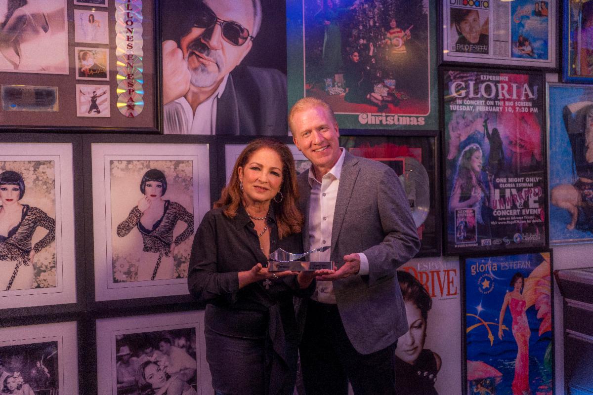  Gloria Estefan