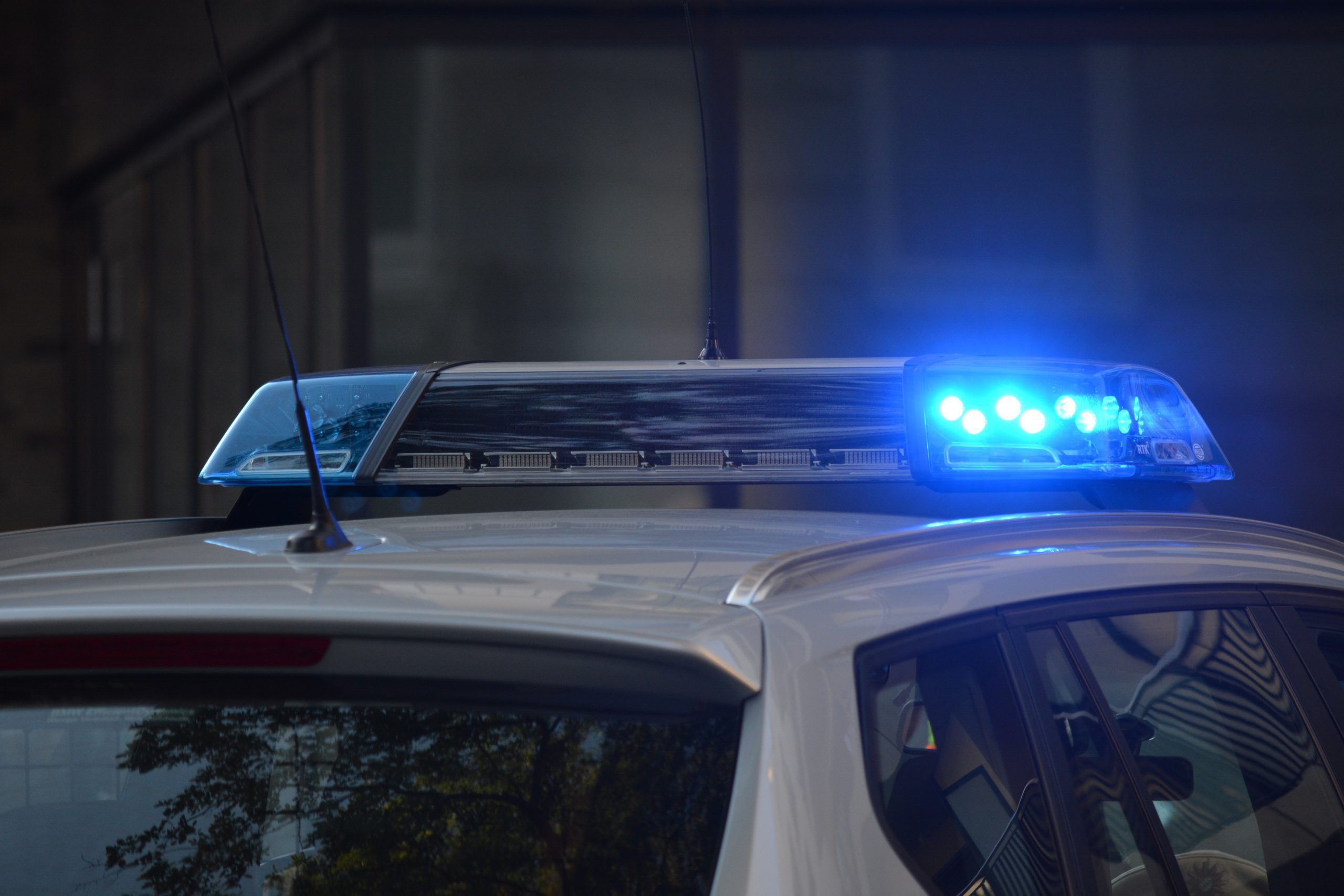 Robbery Suspect Stabs, Bites, Man After Being Detained